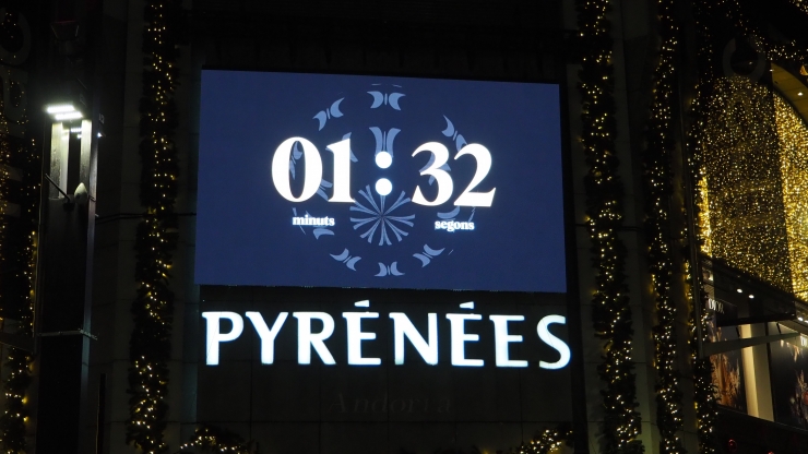 El compte enrere de la projecció de l'espot de Nadal de Pyrénées Andorra, aquest dimecres a la tarda.