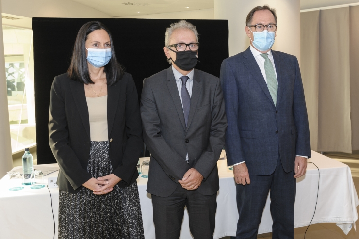 Representants del comú de la Massana, de Canillo, i de Crèdit Andorrà, durant la roda de premsa de preacord.