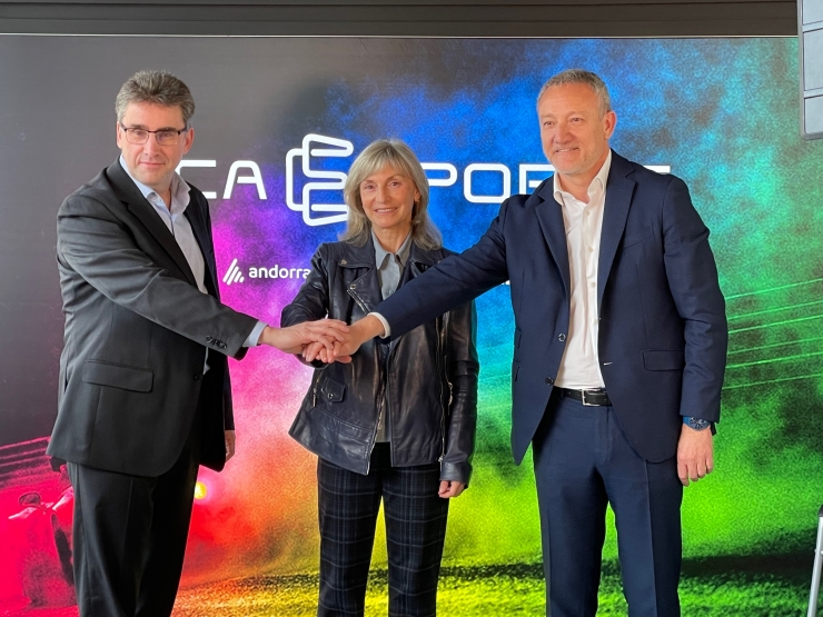 Carles Casadevall (Andorra telecom), Carme Capdevila (ACA) i Joan R. Mas (Crèdit Andorrà) després de la presentació.
