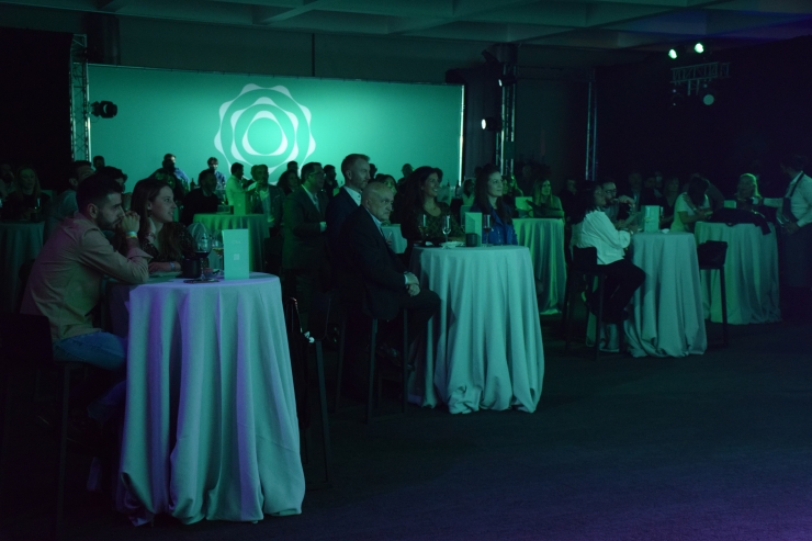 Assistents a la presentació del nou model d'IQOS.