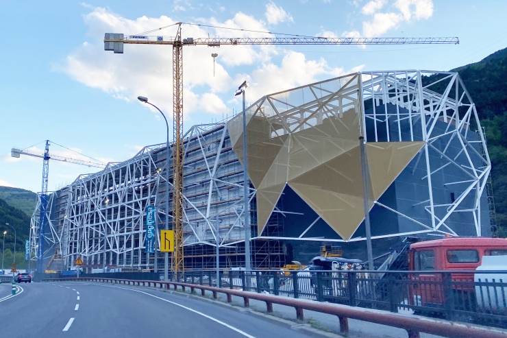 L'estat de la façana d'Epizen aquest divendres a la tarda.