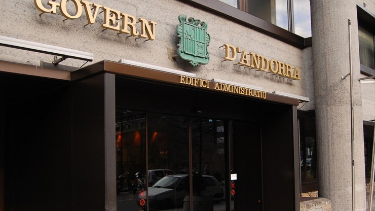 L'entrada a l'edifici administratiu del Govern.