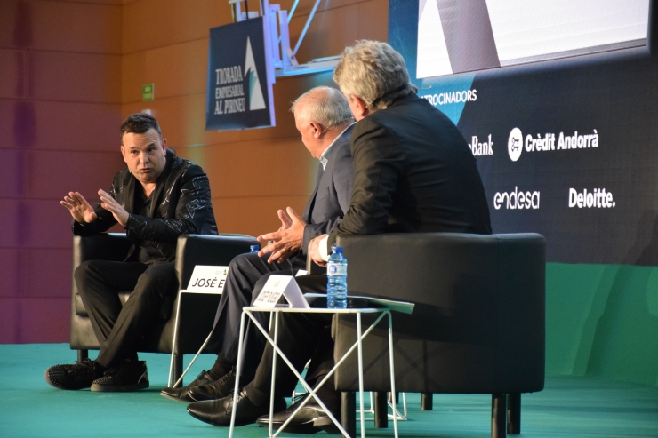 Els participants de la taula inaugural 'Creativació o Extinció', a càrrec de José Elías, president d'Audax Renovables, i Josep Lagares, president executiu de Metalquimia.