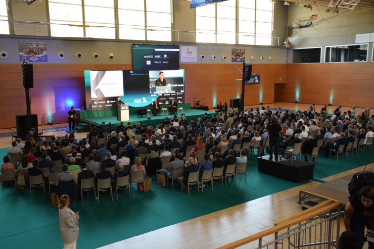 Els participants de la taula inaugural 'Creativació o Extinció', a càrrec de José Elías, president d'Audax Renovables, i Josep Lagares, president executiu de Metalquimia.