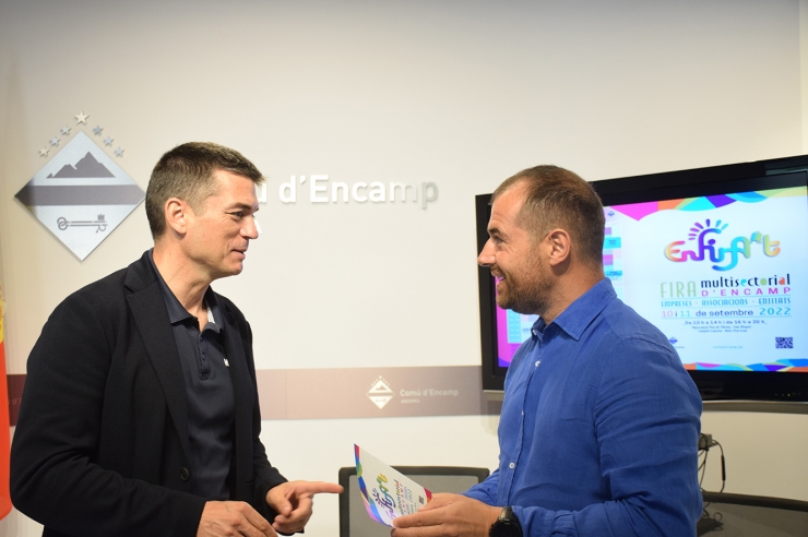 Un moment de la presentació de la fira multisectorial, a càrrec del  conseller de Turisme i Reactivació Econòmica del comú d'Encamp, Nino  Marot.