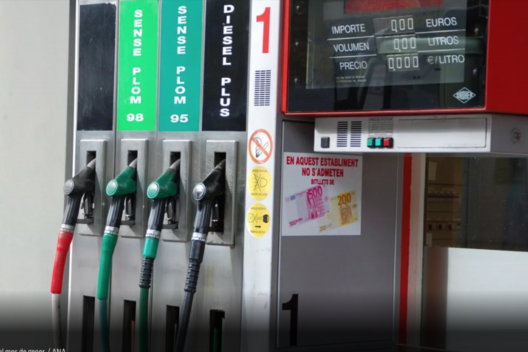 Els sortidors d'una benzinera.