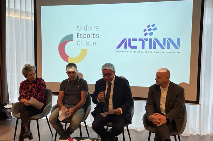 Un moment de l'acte en què s'ha explicat l'acord entre Actinn i l'Andorra Esports Clúster.