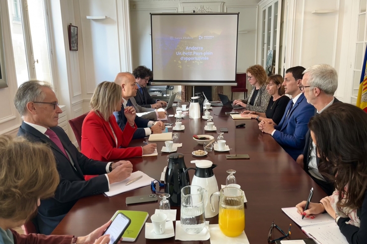 Una de les reunions mantingudes pel ministre de Presidència, Economia i Empresa, Jordi Gallardo.