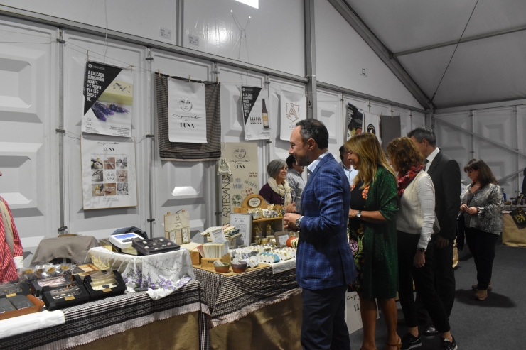 El cap de Govern, Xavier Espot, i la cònsol major d'Andorra la Vella, Conxita Marsol a l'espai dels productors nacionals.