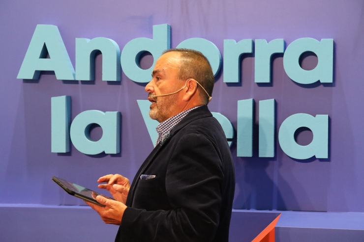 Felip Gallardo a la presentació de la taula rodona 'Solucions tecnològiques per a la gent'.