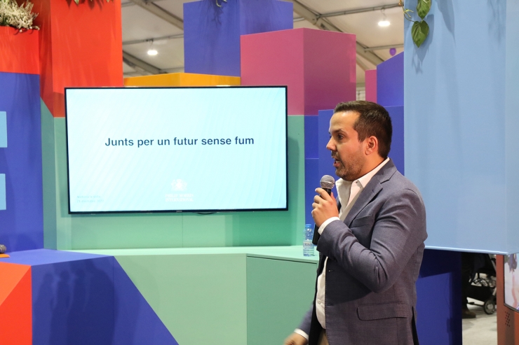 Bernabé Solsona, Country Manager de PMI Iqos, durant la taula rodona 'Solucions tecnològiques per a la gent'.