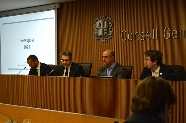 El ministre de Finances, Eric Jover, durant  compareixença davant la comissió legislativa de Finances i Pressupost.