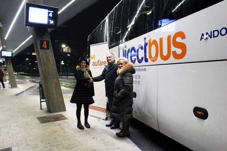 Un moment de l'acte de signatura de l'acord.