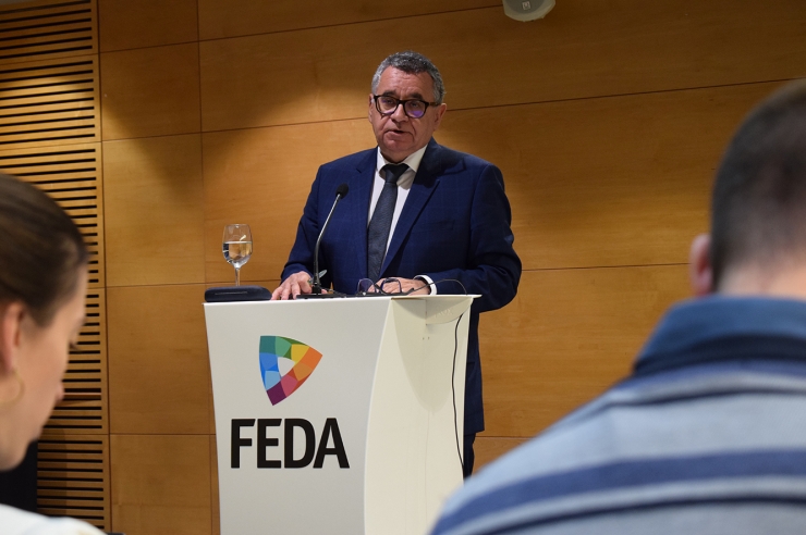 El director general de FEDA, Albert Moles, en la roda de premsa que ha  ofert aquest dimarts amb motiu del dinar de Nadal amb els mitjans de  comunicació.