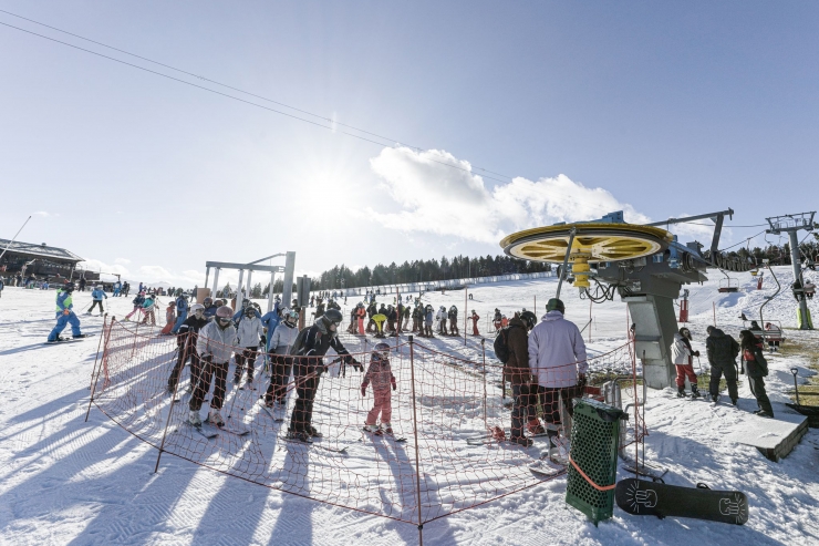 Esquiadors a l'estació Pal Arinsal.