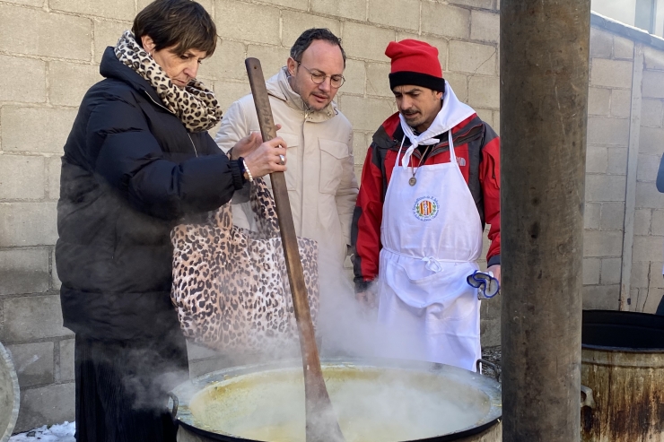 El cap de Govern, Xavier Espot, durant la seva visita a l'escudella de Sant Sebastià de Sant Julià de Lòria.