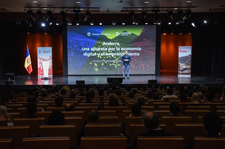 El ministre de Presidència, Economia i Empresa en funcions i president d'Andorra Business, Jordi Gallardo, durant la seva intervenció.