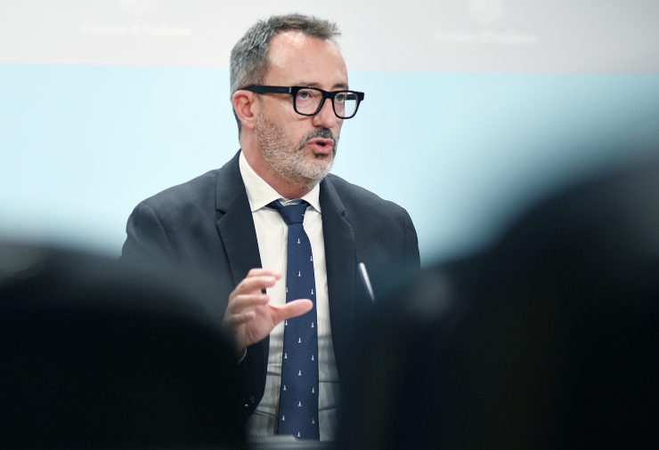 El ministre de Territori i Habitatge en funcions, Víctor Filloy, durant la roda de premsa posterior al consell de ministres.