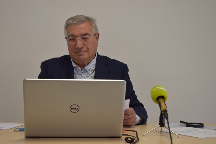 El gerent de Coopalsa, Gabriel Dalleres, moment abans d'iniciar la roda de premsa per presentar els resultats de l'enquesta de satisfacció.