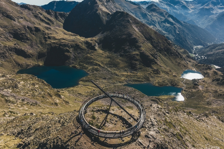 El mirador solar de Tristaina ha estat la principal atracció de la temporada d'estiu i tardor.