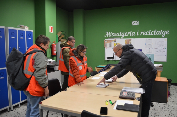 Els treballadors del servei de missatgeria.