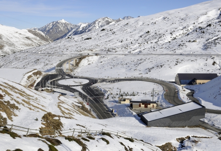 Una imatge de l'entrada al túnel d'Envalira.