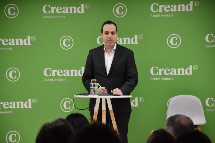 El professor d'Operacions, Informació i Tecnologia de l'IESE Business School, Eduardo Calvo, durant la Masterclass 'Cas Fashiop: una caixa de sorpreses'.