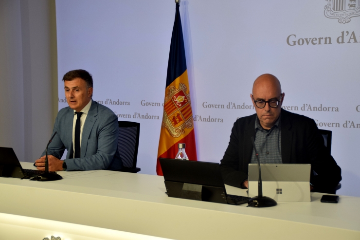 El secretari d'Estat de Transformació Digital i Telecomunicacions, Marc Rossell, i el responsable de l'Agència Nacional de Ciberseguretat d’Andorra, Jordi Ubach, durant la roda de premsa.