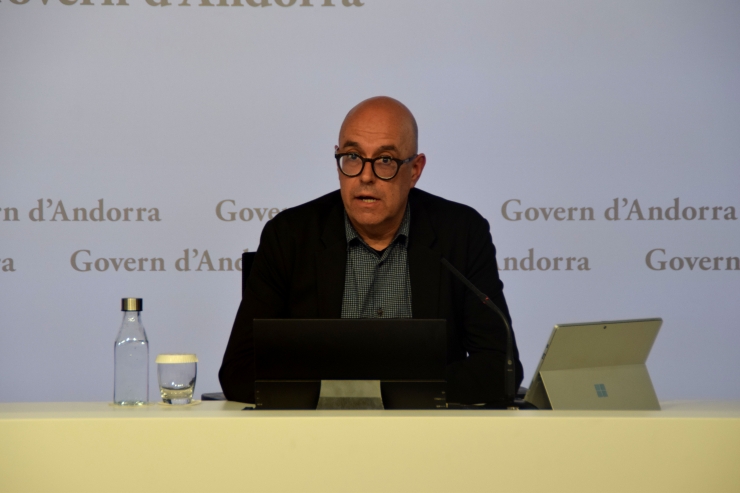 El responsable de l'Agència Nacional de Ciberseguretat d’Andorra, Jordi Ubach, a la roda de premsa d'aquest dilluns.