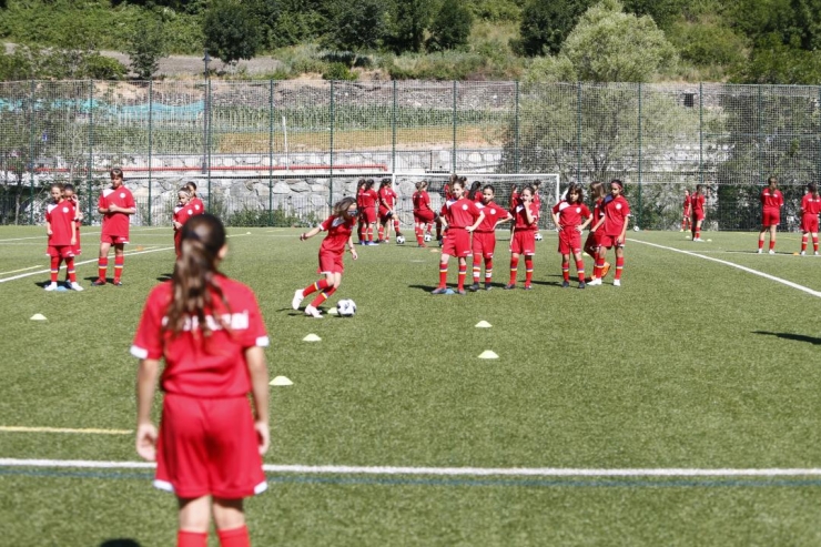 Un dels clubs base de futbol femení.