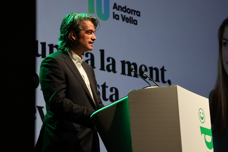 El psiquiatra, Carlos Mur, durant la seva intervenció.