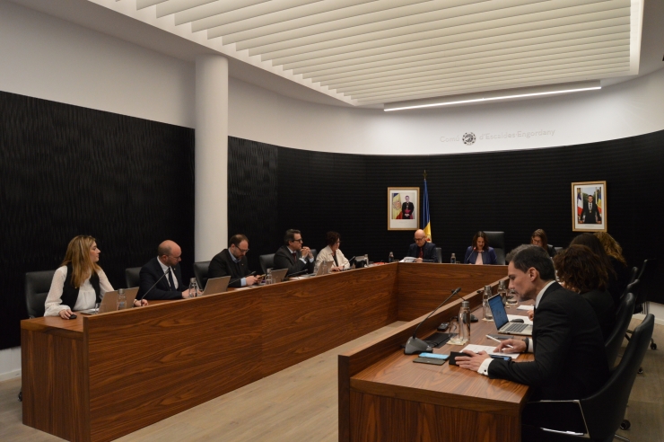 Un moment de la sessió de consell de comú.