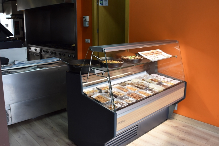 El mostrador amb els plats que s'ofereixen a Can Narcís.