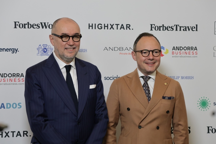 El cap de Govern, Xavier Espot, i el president de SpainMedia, editor i director de Forbes Espanya, Andrés Rodríguez.