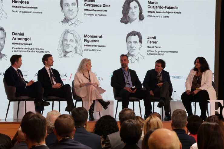 Un moment de la taula rodona 'Una economia d'empresa familiar i emprenedoria'