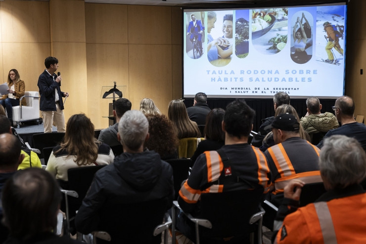 El comú d'Andorra la Vella ha organitzat una taula rodona amb motiu del Dia mundial de la seguretat i salut en el treball.