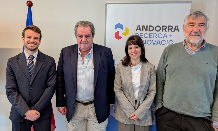 La trobada que ha tingut lloc entre els membres d'AR+I i el secretari general del Programa Iberoamericà de Ciència i Tecnologia per al Desenvolupament (Cyted).