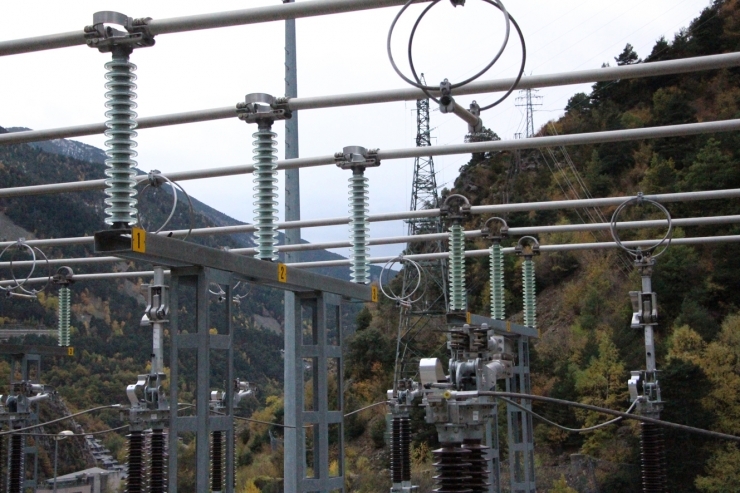 Puja el consum d'energia durant el mes d'abril.