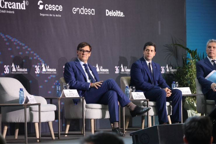 El president de la Generalitat de Catalunya, Salvador Illa, i l'alcalde de la Seu d'Urgell, Josep Barrera.