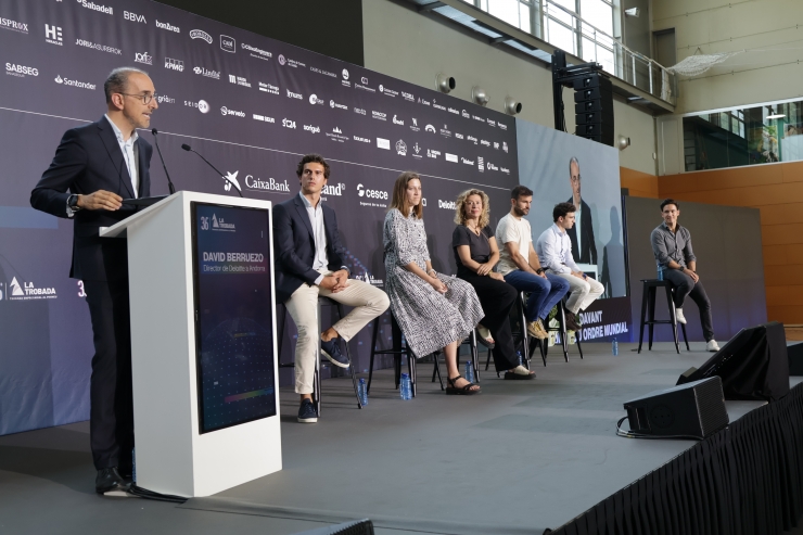 Un moment de la taula rodona que ha ajuntat els representants de cinc start-ups.