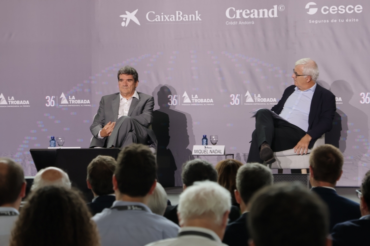 El governador del Banc d'Espanya, José Luís Escrivá, i el director general del Cercle d'Economia, Miquel Nadal.