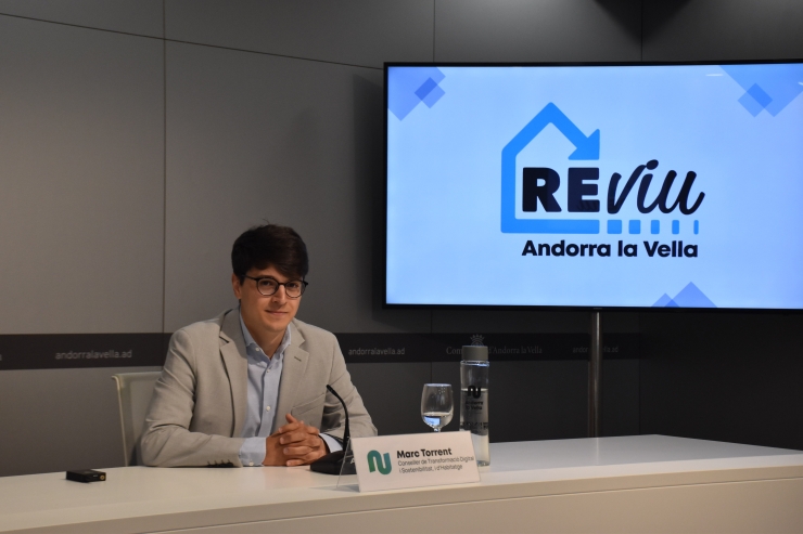 El conseller de Transformació Digital i Sostenibilitat, i d’Habitatge d'Andorra la Vella, Marc Torrent, durant la roda de premsa per presentar les novetats al Reviu.