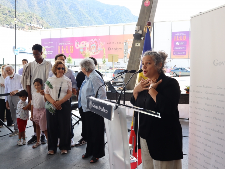 Ester Nadal, filla de Joan Nadal, parla en nom de la família en l'homenatge al seu pare.