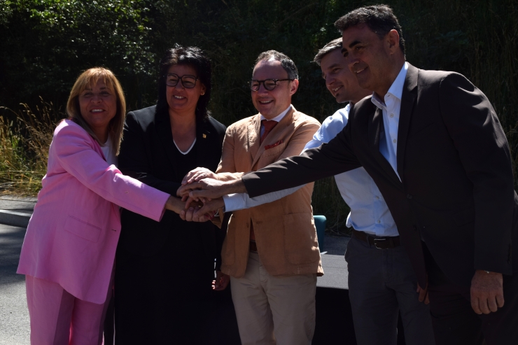 El cap de Govern, Xavier Espot, i alguns dels ministres amb els cònsols de la Massana.