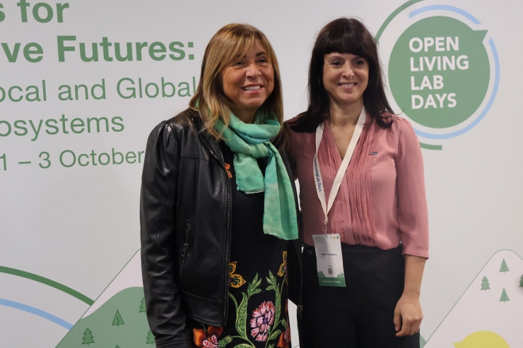 La ministra de Presidència, Economia, Treball i Habitatge, Conxita Marsol, i la gerent d'AR+I, Marta Domènech.