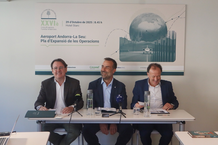 El secretari de l'EFA, Daniel Aristot, el president de l'EFA, Daniel Armengol, i el secretari tècnic de l'EFA, Joan Tomàs.