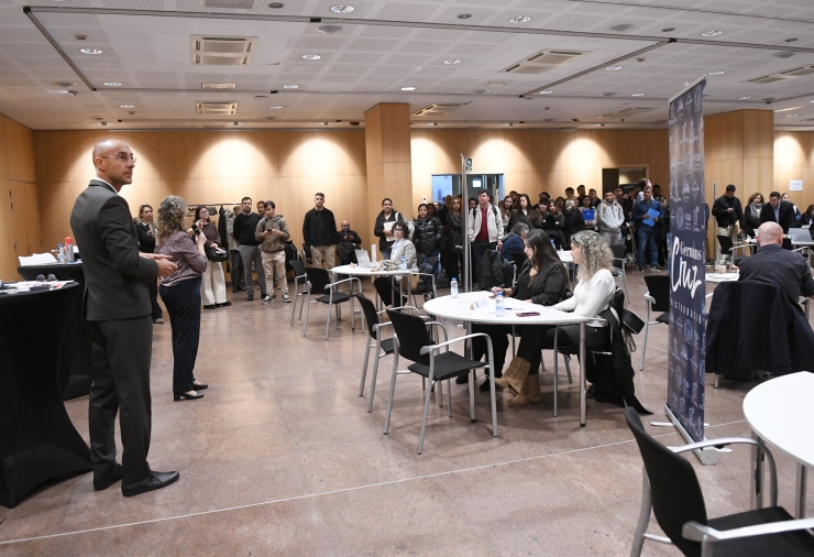 El secretari d’Estat d’Economia, Treball i Habitatge, Jordi Puy, durant la trobada laboral.