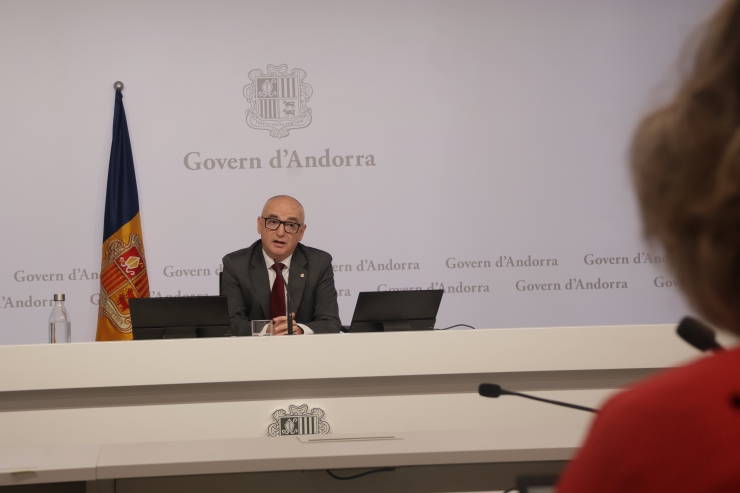 El ministre de Finances, Ramon Lladós, durant la roda de premsa per explicar el projecte de llei de pressupost del 2026.
 