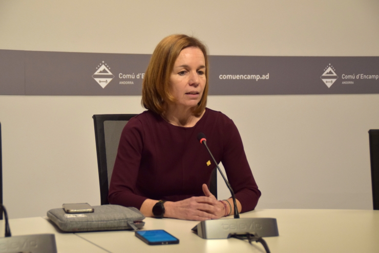 La consellera a l'oposició del comú d'Encamp, Marta Pujol, en roda de premsa posterior a la sessió de consell de comú.