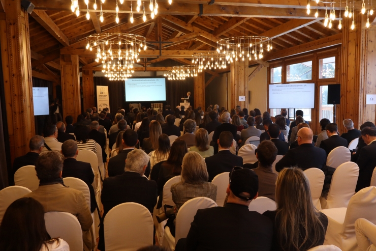 Durant la conferència del professor d'Economia i Finances a l'IESE Business School, Xavier Vives.